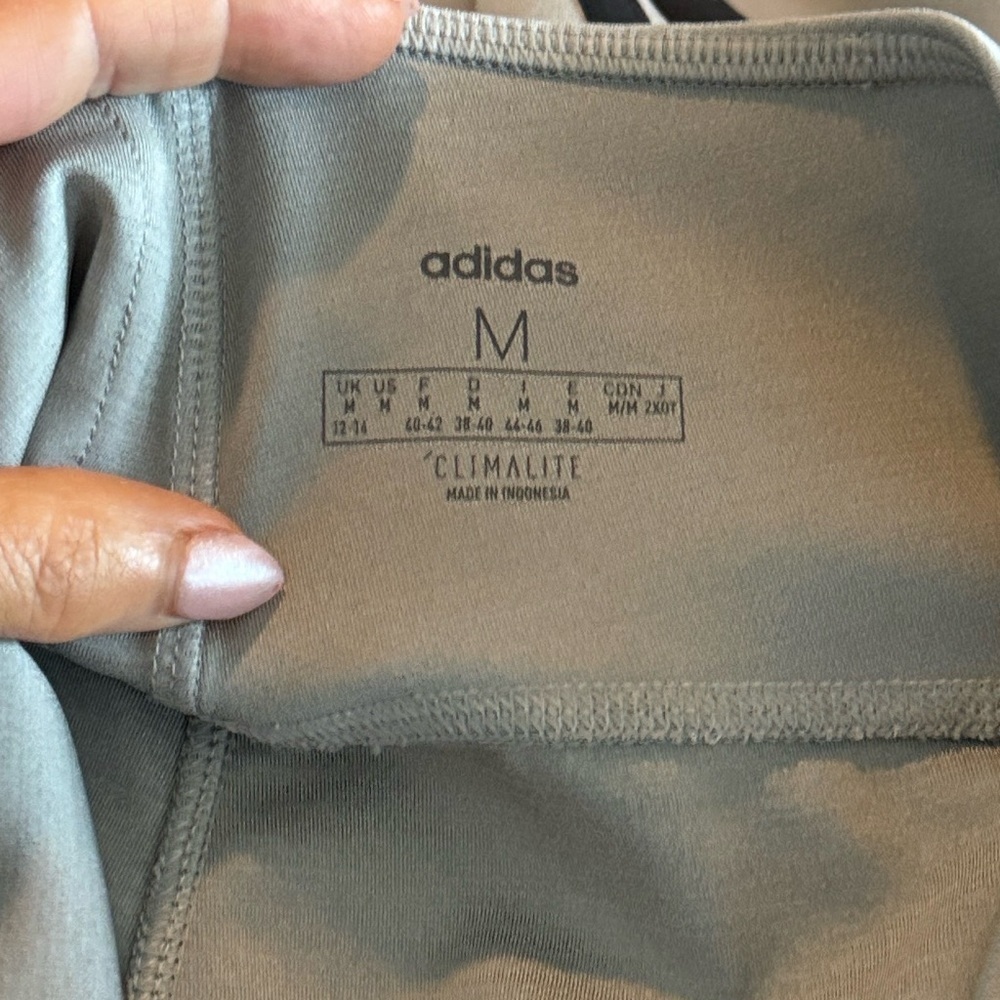 NWOT Adidas Designed to Move 3 Stripe Full length Leggings in Grey and Black M - Picture 5 of 5